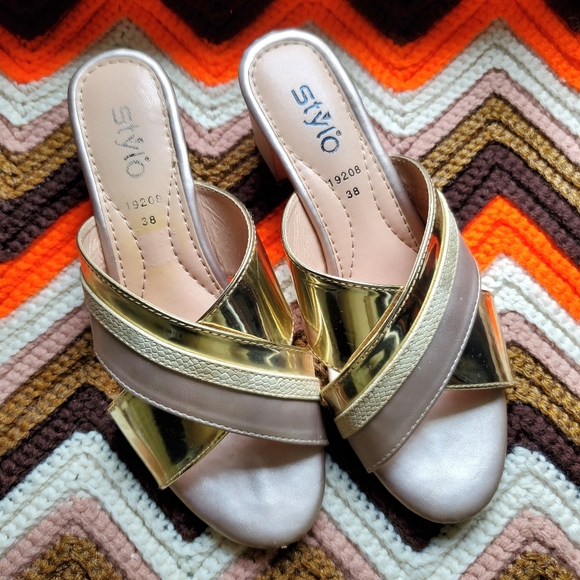 Stylo Metallic Gold Open Toe Dressy Sandals - Picture 1 of 13
